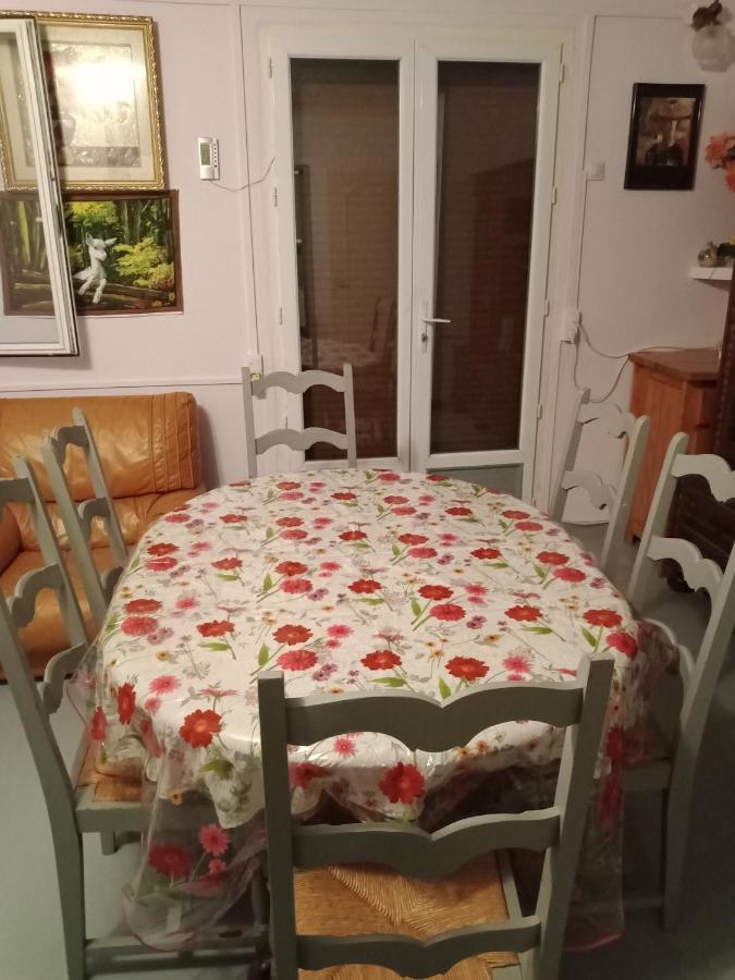 Montluçon Maison Complete מראה חיצוני תמונה