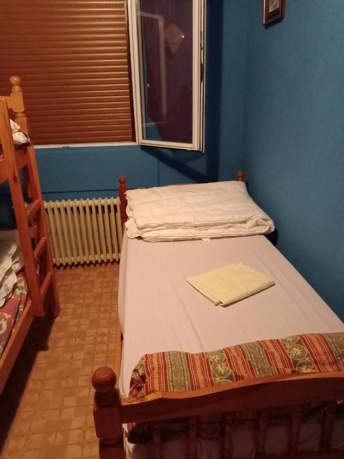 Montluçon Maison Complete מראה חיצוני תמונה